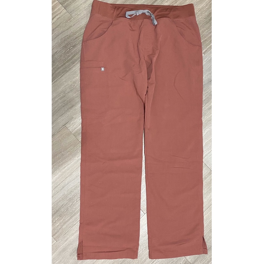 FIGS Kade Scrub Bottoms in Mauve
